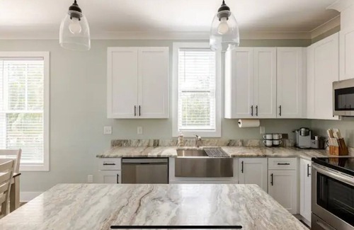 Orange Beach House | Sea Colors l Steps to Deeded Beach Access l Large Community Pool l 4Beds 3.5Bath