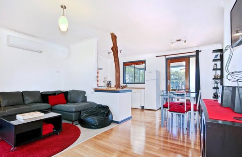 Port Willunga House | Sea Devine ~ Port Willunga - Charming, Comfy and Close to Port Willunga Beach | Pets Negotiable