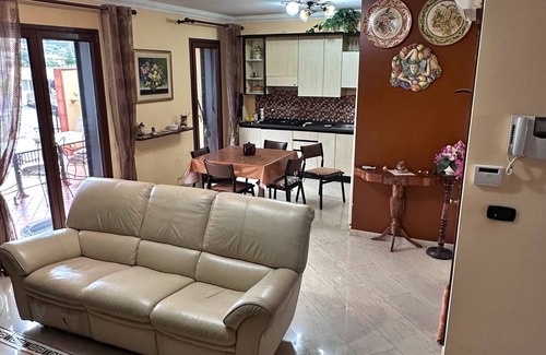 Coste House | Sea, Etna, Taormina: Limoneto Holiday Home & Jacuzzi