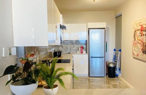 Sea Point Apartment | Sea-Facing Apartment at Adelphi Galleria, Seapoint