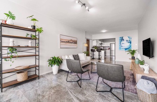 Sea Point Apartment | Sea-Facing Apartment at Adelphi Galleria, Seapoint