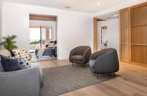 Semaphore House | SEA FOR MILES at Semaphore to relax & unwind