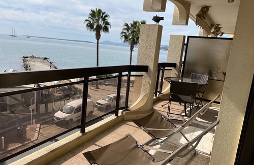 Juan-les-Pins Apartment | Sea front apartment in the center of Juan les Pins with underground parking