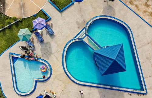 Bakau Apartment | Sea-front Suite - Sleeps 3 - Cape Point - Bakau