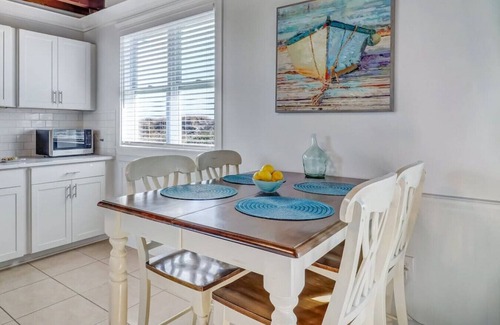Fernandina Beach Apartment | Sea Glass Cottage #2 | Renovated | Beachfront w/Dune Views | Outdoor Courtyard