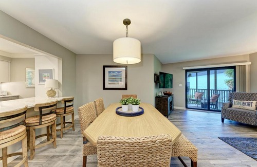 Whitney Beach Apartment | Sea Grape Inn 6- BEACHFRONT Property