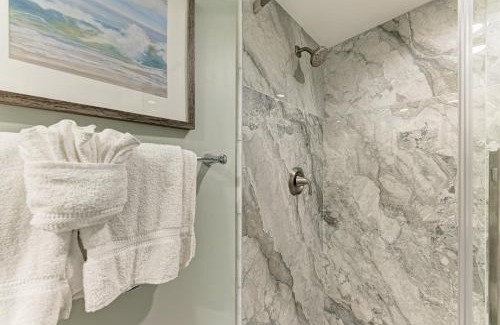 Whitney Beach Apartment | Sea Grape Inn 7 - BEACHFRONT Property