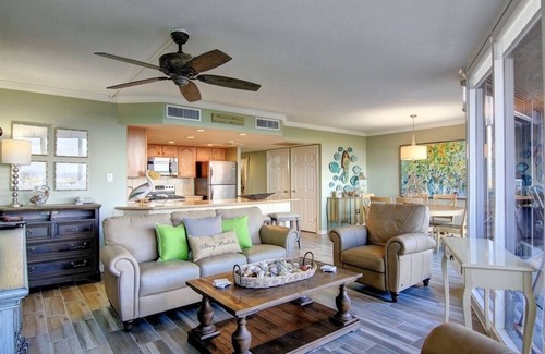Port Aransas Condo | Sea Gull #102: Beachfront 2 Bedroom 2 Bathroom With Spectacular Views and 24 Hour Management