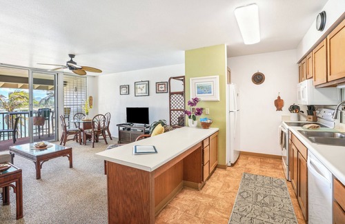 Wailua House Lots Condo | "Sea Haven: Oceanfront Getaway with Breathtaking Views at Wailua Bay View 305!"