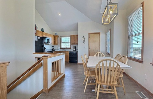 Buxton Cottage | Sea Horse- Oceanside- Only a short Walk to Beach- Community Pool & Spa