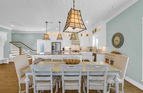 Crystal Beach House | Sea It All | Beachfront | 2 King Primary's