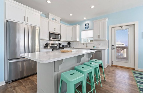 Dauphin Island Cottage | Sea Krewe~Beachfront~Sleeps 10~Updated