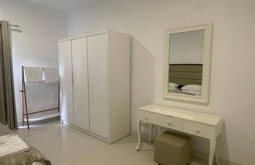 Mount Lavinia Apartment | Sea La Vie! At De Saram Residencies- Mount Lavinia