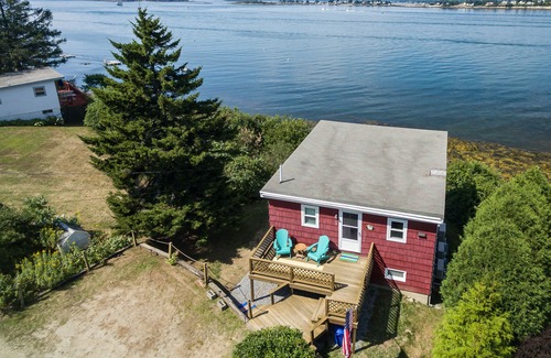 Mid-Coast and Islands Cottage | Sea Ledge North - Capture Breathtaking Sunsets from this Beautiful Home