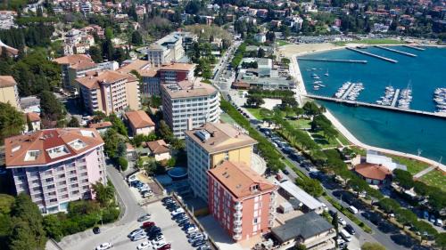 Portoroz Apartment | Sea & Me, pleasant seaside home