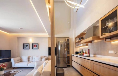 Old Town Apartment | Sea & Mountain Views, Private Rooftop by Chania Beach