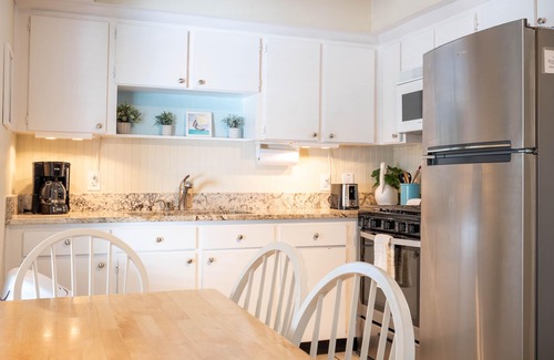 Holmes Beach Condo | Sea Pirate 7 2/1 Condo Pool Just Steps To Beach