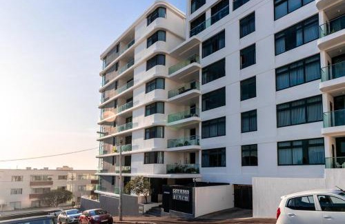 Sea Point Apartment | Sea Point Retreat with Pool and Ocean Views