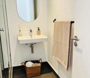 Three Anchor Bay Apartment | Sea Point Solace