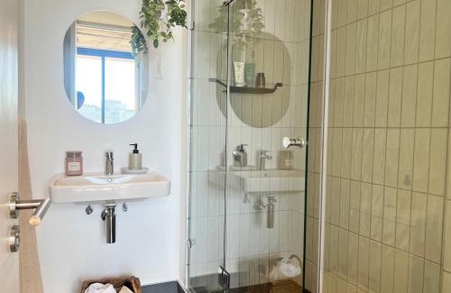 Three Anchor Bay Apartment | Sea Point Solace