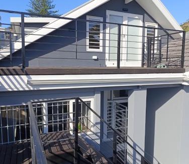 Sea Point Apartment | Sea Point Spacious One Bedroom Apartment