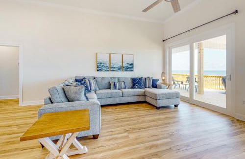 Dauphin Island House | Sea's The Day
