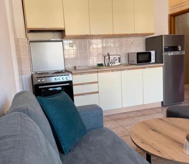 Paralia Ofryniou Apartment | Sea side 1