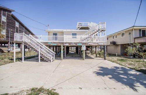 Silver Cay House | Sea Spot - Waterfront! Enjoy dinner on the deck and naps in the shaded hammocks home