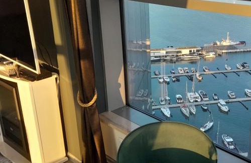 Srodmiescie Apartment | SEA TOWERS PENTHOUSE, 28 floor! PANORAMIC Sea & City View from GLASS CORNER TRIANGLE! 75m2! Terrace!