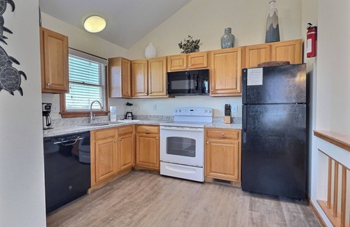Buxton Cottage | Sea Turtle- Oceanview Villa- Short Walk to Beach- Community Pool & Spa