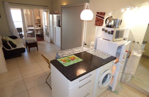 Le Brusc Apartment | Sea view, 10 minuts of the beach