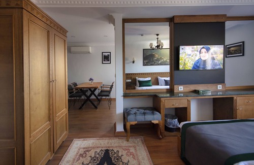 Sultanahmet Apartment | Sea View 3 Bedrooms Connected Apart with Balcony at Sultanahmet, Old Cİty