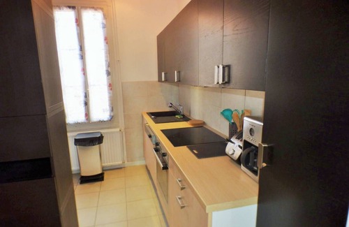 Saint-Mandrier-sur-Mer Apartment | Sea view, 3 bedrooms, internet, air conditioning and private parking