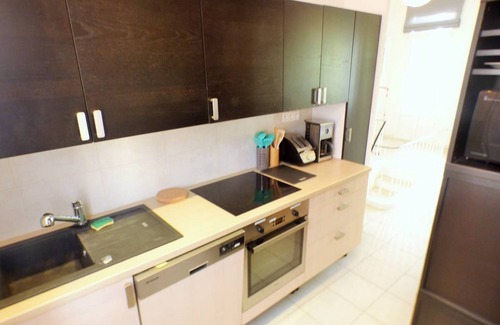 Saint-Mandrier-sur-Mer Apartment | Sea view, 3 bedrooms, internet, air conditioning and private parking