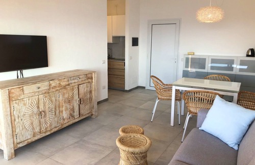 Costa Paradiso Apartment | Sea view a stone's throw from the natural pools Le Sorgenti, wifi, AC