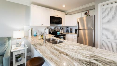 Tavernier House | Sea View and Sunrise Top Floor Ocean Pointe 2412