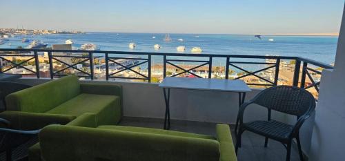 Sakkala Apartment | Sea view apartment 10 , in city center front of the sea F 10