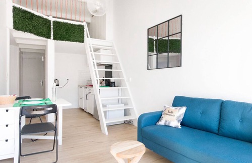 La Rochelle Apartment | Sea view apartment with pool
