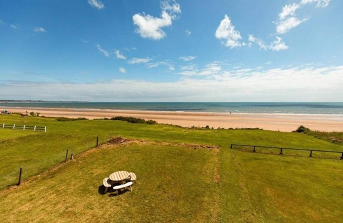 Bridlington Apartment | SEA VIEW APARTMENT WITH AMAZING VIEWS/3 BED BEACHFRONT BALCONY APARTMENT NEAR