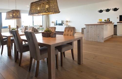 Vissershaven Apartment | Sea view Apartment in Den Haag with Balcony