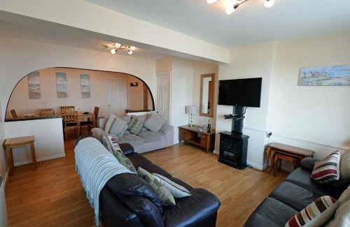 Saundersfoot Apartment | Sea View Apartment - Sea Front Apartment with Views