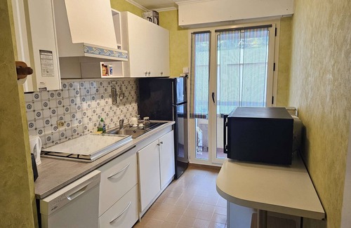 Saint-Mandrier-sur-Mer Apartment | Sea view at the heart of the village, Access to Marina, beaches .