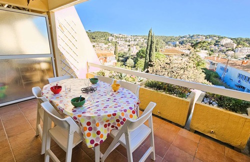 Saint-Mandrier-sur-Mer Apartment | Sea view at the heart of the village, Access to Marina, beaches .