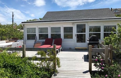 Mattituck House | Sea view beach house North Fork Vineyards Farm Stands Your own Private Beach!