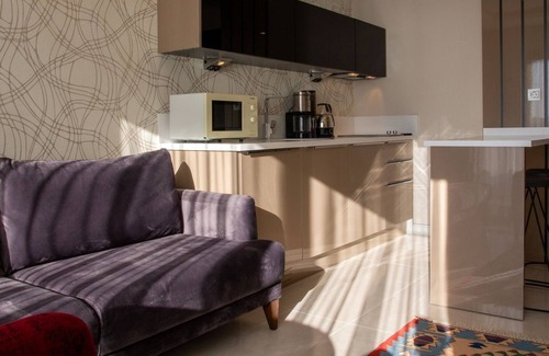 Kadnlar Denizi Mahallesi Apartment | Sea View Flat w Pool 1 min to Beach in Kusadasi