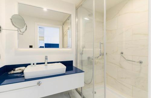 New Boulevard Apartment | Sea View Hotel On the Seaside