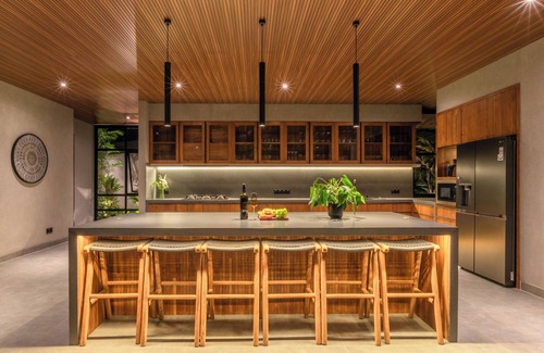 Lovina Villa | Sea View Pool House