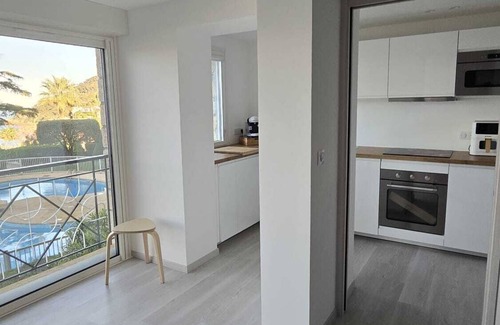 Theoule-Superieur Apartment | Sea view pool village center