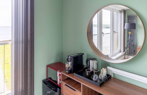 Thurso Hotel | Sea View Room With Balcony 50m from the Beach