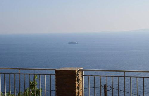 Megas Yialos-Nites House | Sea View Stone Residence